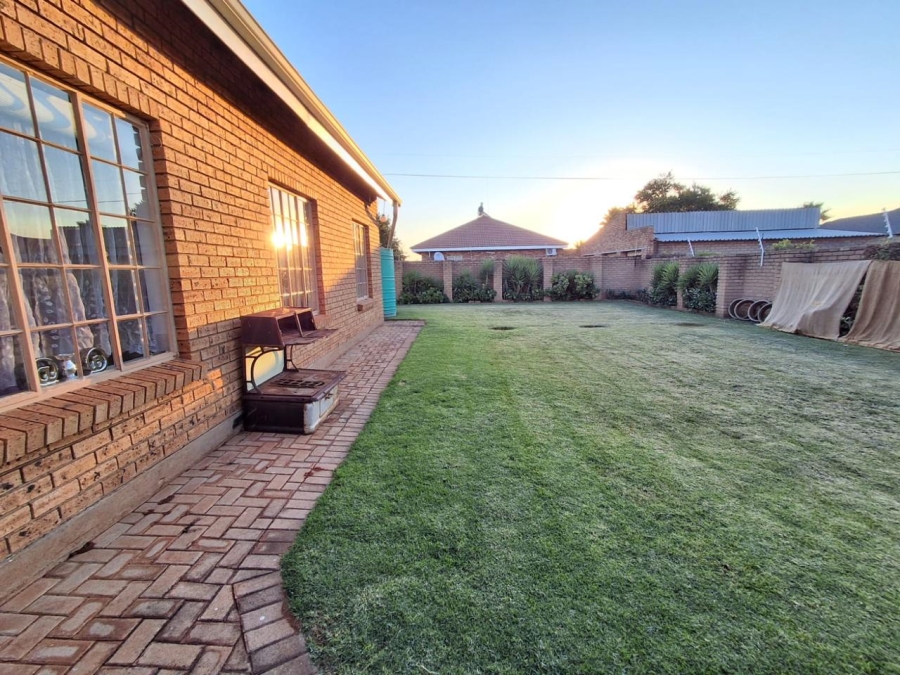 3 Bedroom Property for Sale in Carletonville Central Gauteng
