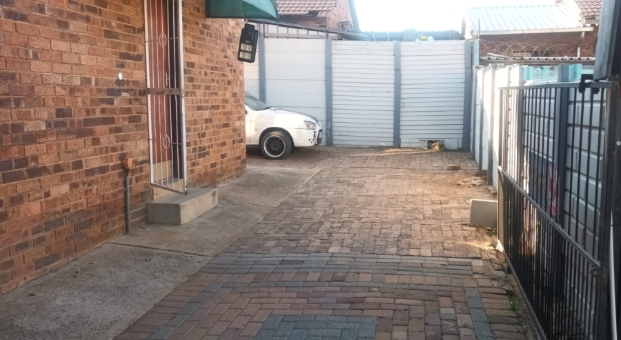 2 Bedroom Property for Sale in Elandspoort Gauteng