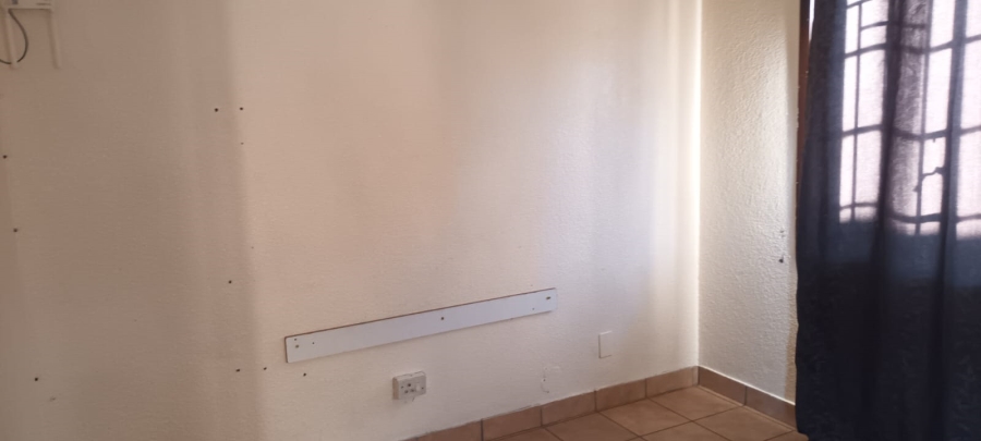 2 Bedroom Property for Sale in Elandspoort Gauteng