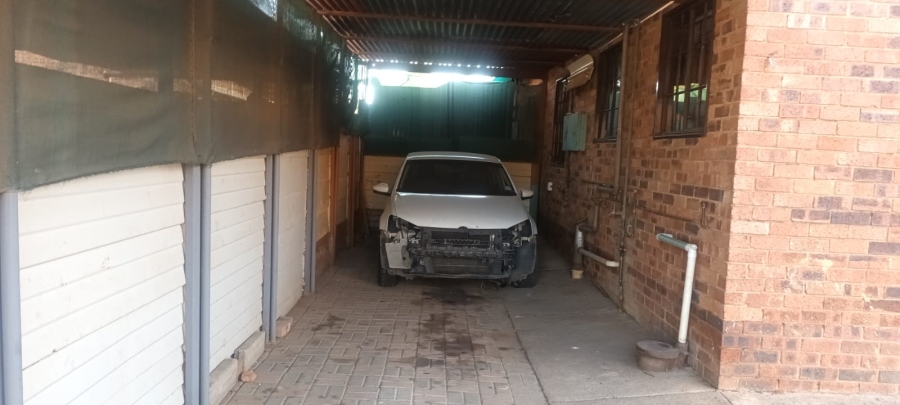 2 Bedroom Property for Sale in Elandspoort Gauteng