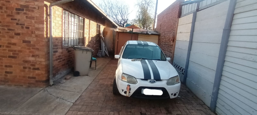 2 Bedroom Property for Sale in Elandspoort Gauteng
