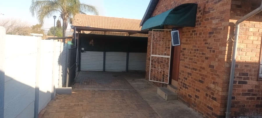 2 Bedroom Property for Sale in Elandspoort Gauteng