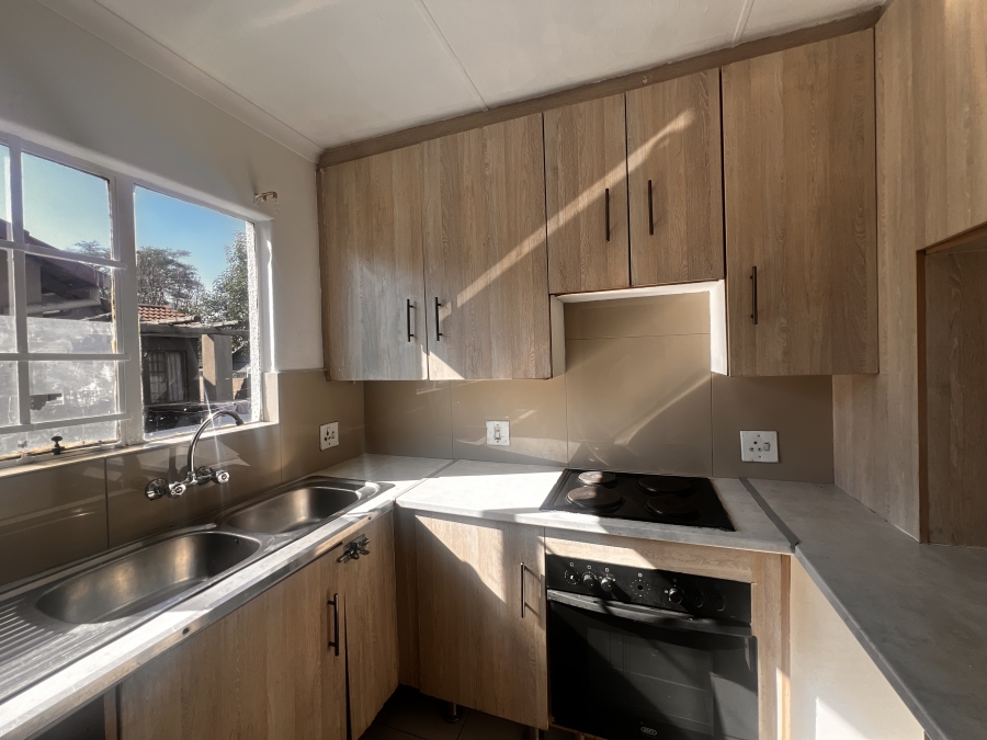 3 Bedroom Property for Sale in Bromhof Gauteng