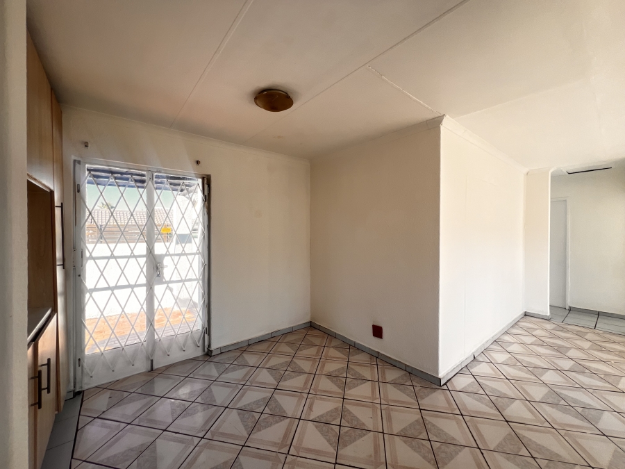 3 Bedroom Property for Sale in Bromhof Gauteng