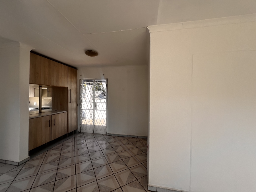 3 Bedroom Property for Sale in Bromhof Gauteng