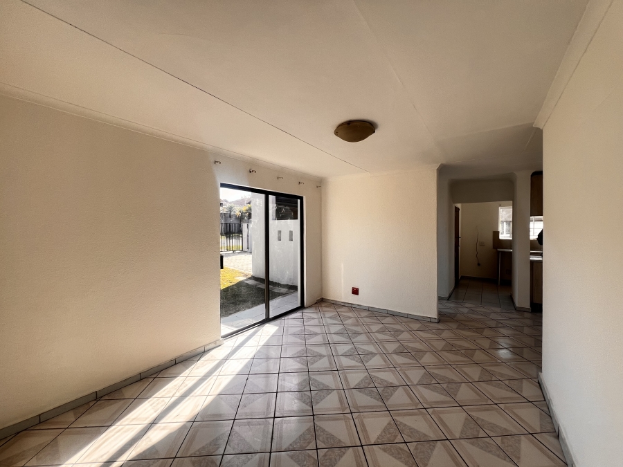 3 Bedroom Property for Sale in Bromhof Gauteng