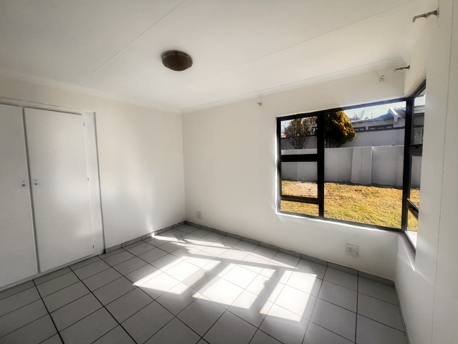 3 Bedroom Property for Sale in Bromhof Gauteng