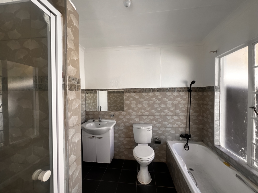 3 Bedroom Property for Sale in Bromhof Gauteng