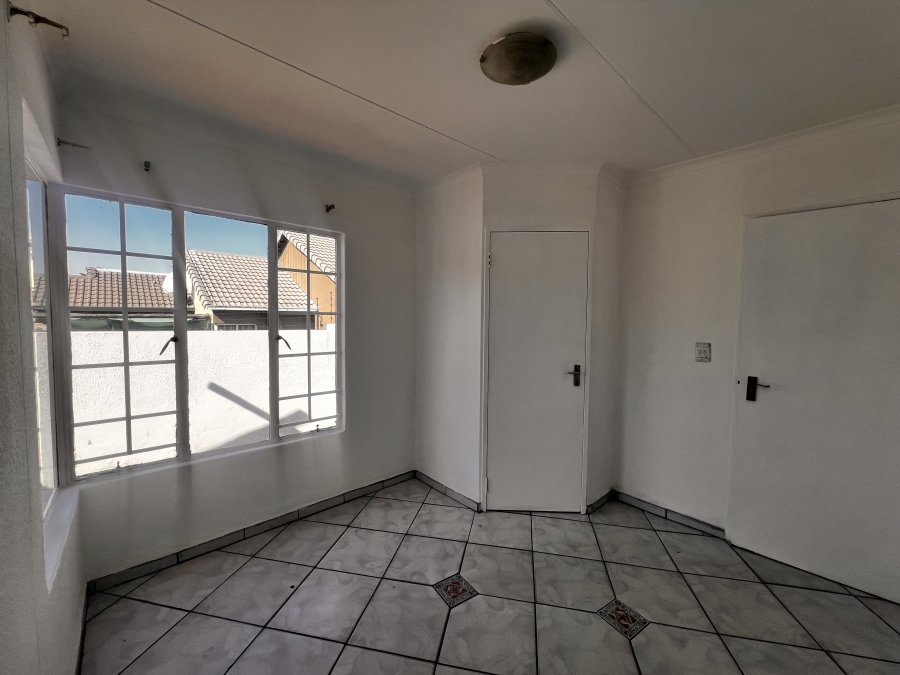 3 Bedroom Property for Sale in Bromhof Gauteng