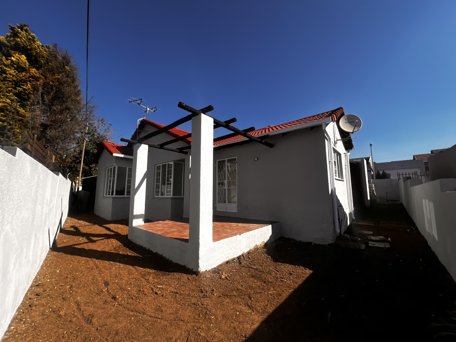 3 Bedroom Property for Sale in Bromhof Gauteng