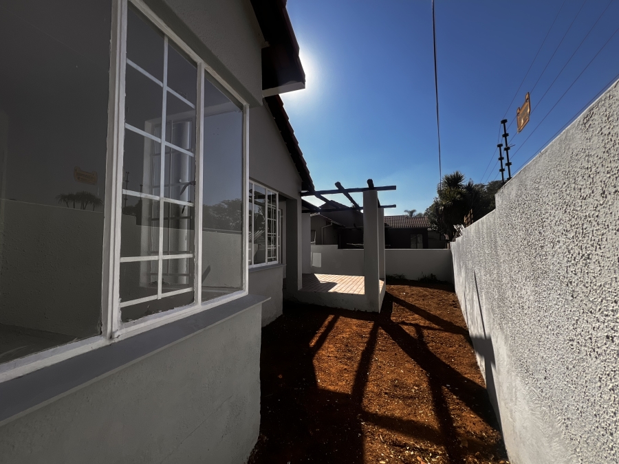 3 Bedroom Property for Sale in Bromhof Gauteng