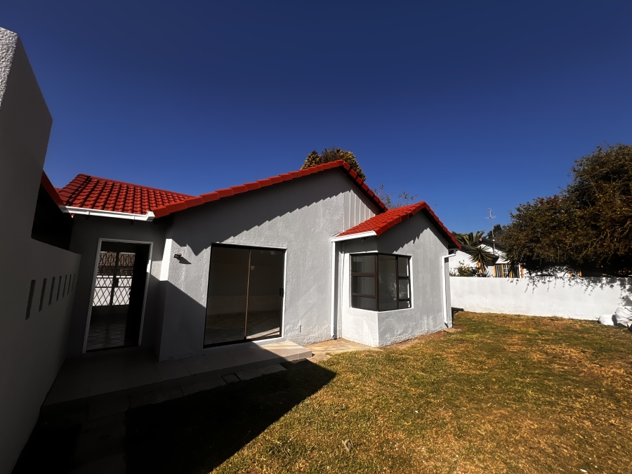 3 Bedroom Property for Sale in Bromhof Gauteng