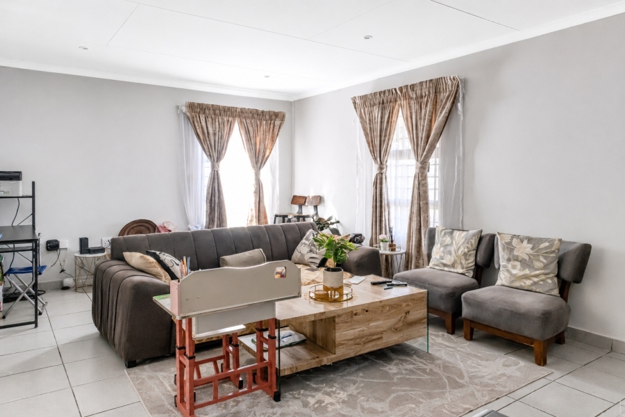3 Bedroom Property for Sale in Alrode Gauteng