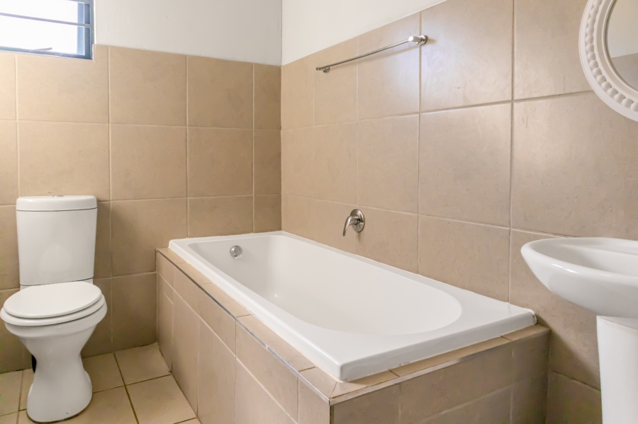 3 Bedroom Property for Sale in Alrode Gauteng