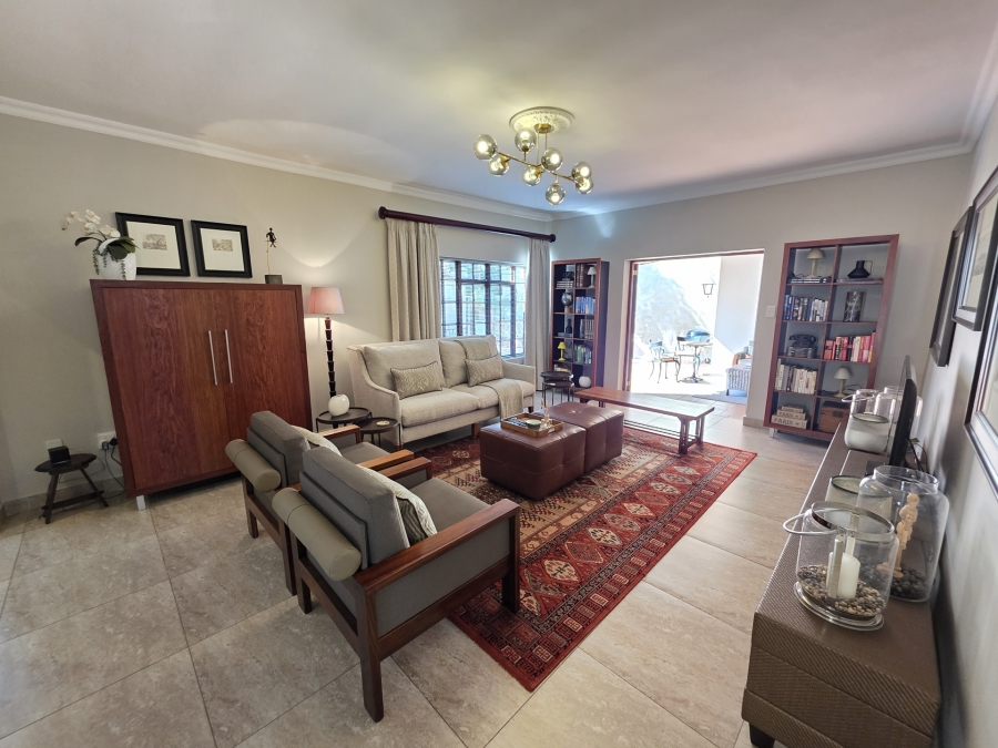 To Let 2 Bedroom Property for Rent in Waterkloof Ridge Gauteng