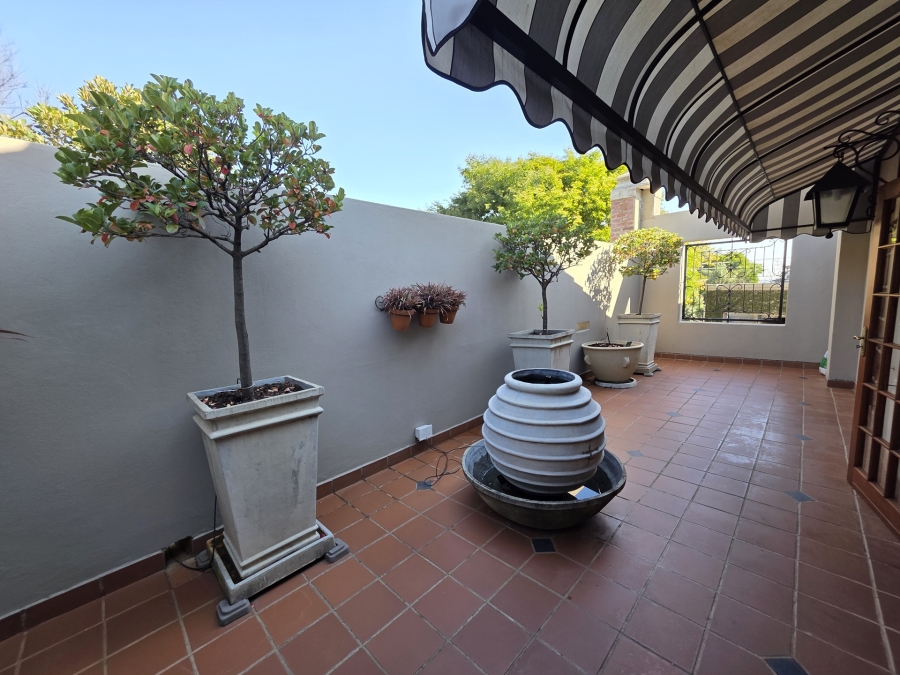 To Let 2 Bedroom Property for Rent in Waterkloof Ridge Gauteng