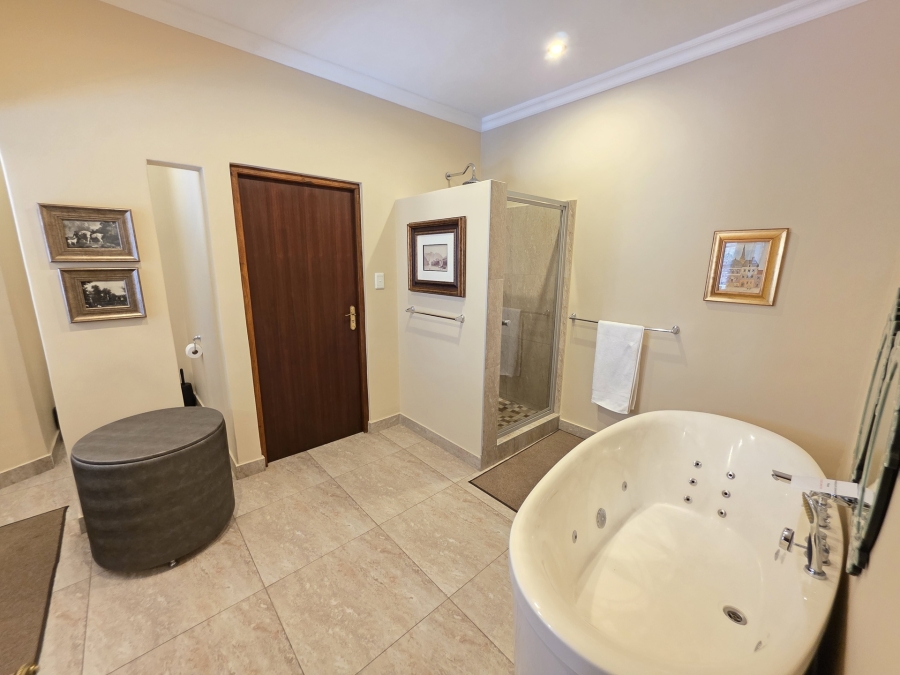 To Let 2 Bedroom Property for Rent in Waterkloof Ridge Gauteng