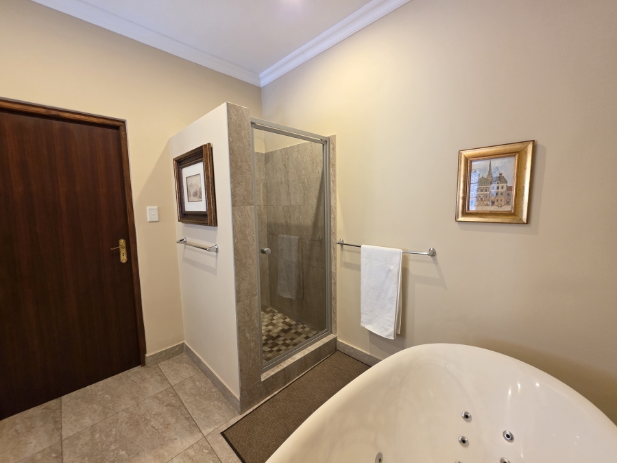 To Let 2 Bedroom Property for Rent in Waterkloof Ridge Gauteng