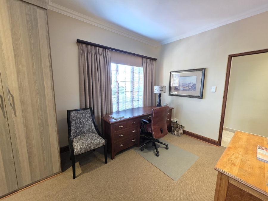 To Let 2 Bedroom Property for Rent in Waterkloof Ridge Gauteng