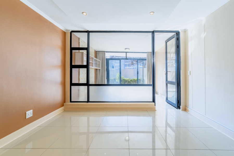1 Bedroom Property for Sale in Sandown Gauteng