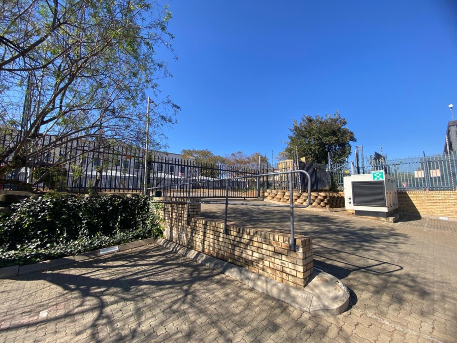 To Let Commercial Property for Rent in Randjespark Gauteng