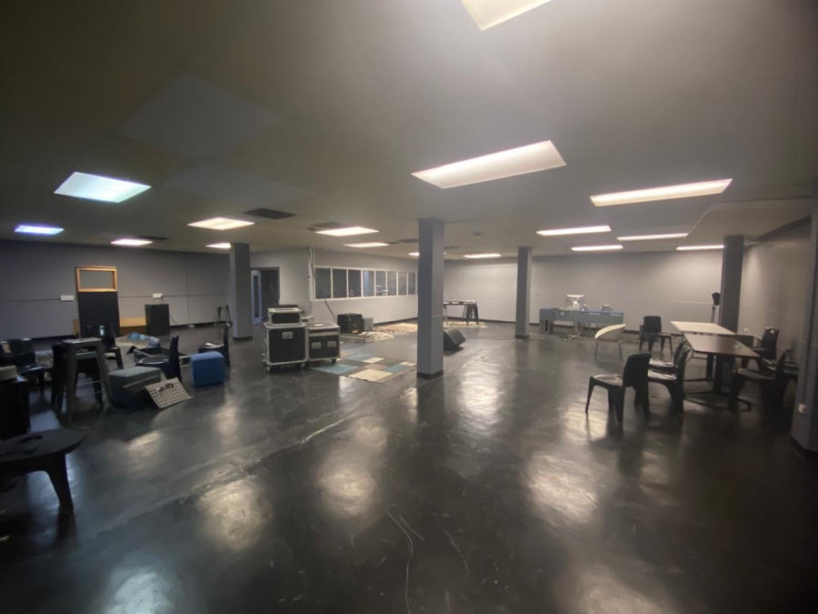 To Let Commercial Property for Rent in Randjespark Gauteng