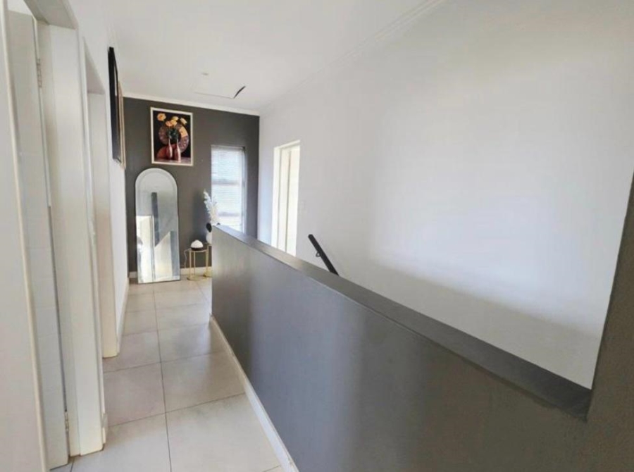 3 Bedroom Property for Sale in Pinehaven Gauteng