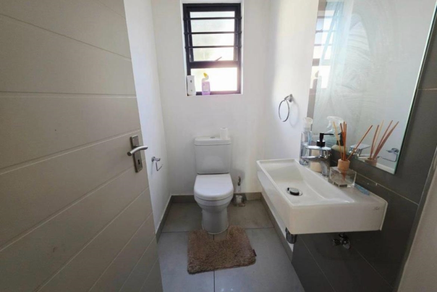 3 Bedroom Property for Sale in Pinehaven Gauteng