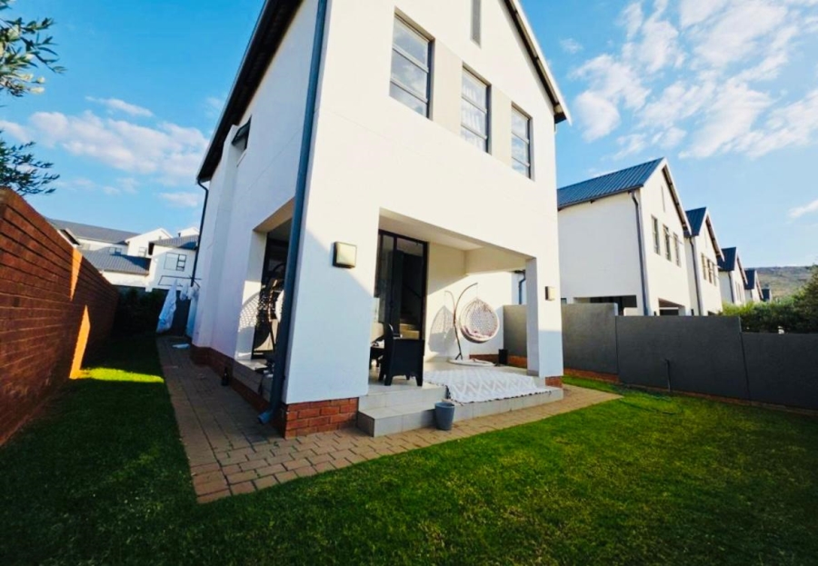 3 Bedroom Property for Sale in Pinehaven Gauteng