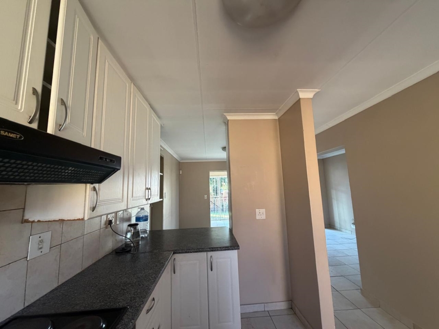To Let 2 Bedroom Property for Rent in Noordwyk Gauteng