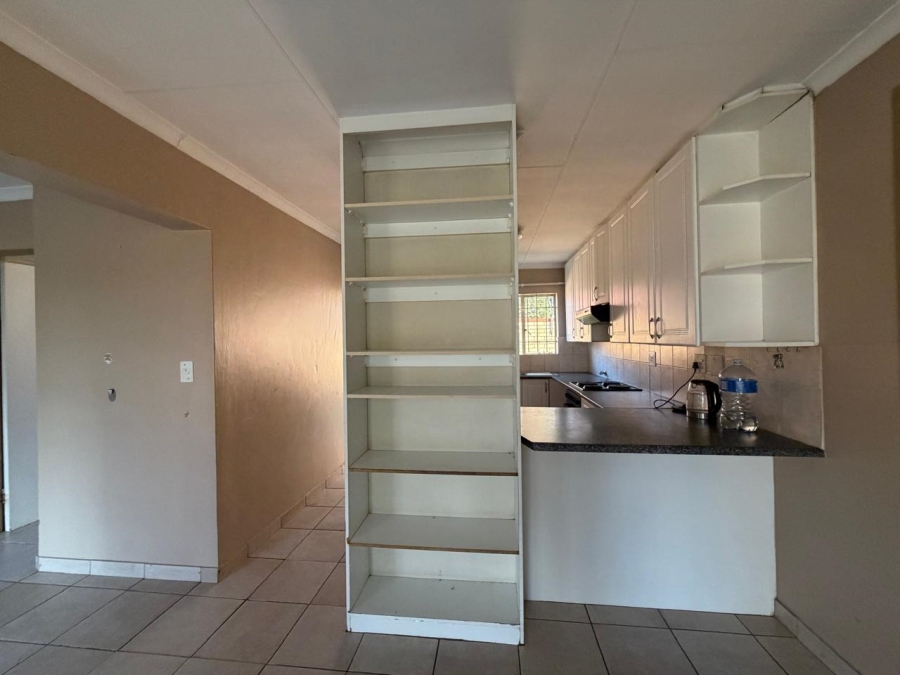 To Let 2 Bedroom Property for Rent in Noordwyk Gauteng