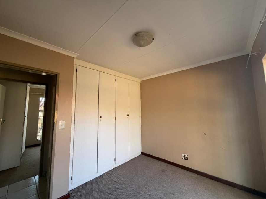 To Let 2 Bedroom Property for Rent in Noordwyk Gauteng