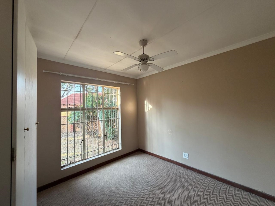 To Let 2 Bedroom Property for Rent in Noordwyk Gauteng