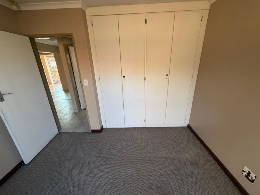 To Let 2 Bedroom Property for Rent in Noordwyk Gauteng