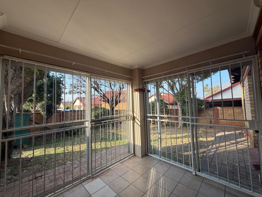 To Let 2 Bedroom Property for Rent in Noordwyk Gauteng