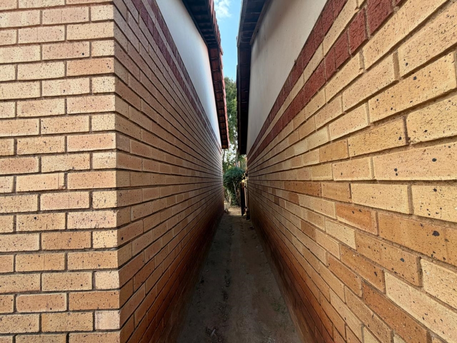 To Let 2 Bedroom Property for Rent in Noordwyk Gauteng