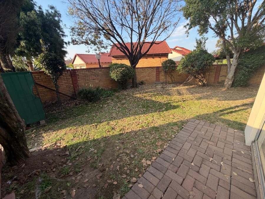 To Let 2 Bedroom Property for Rent in Noordwyk Gauteng