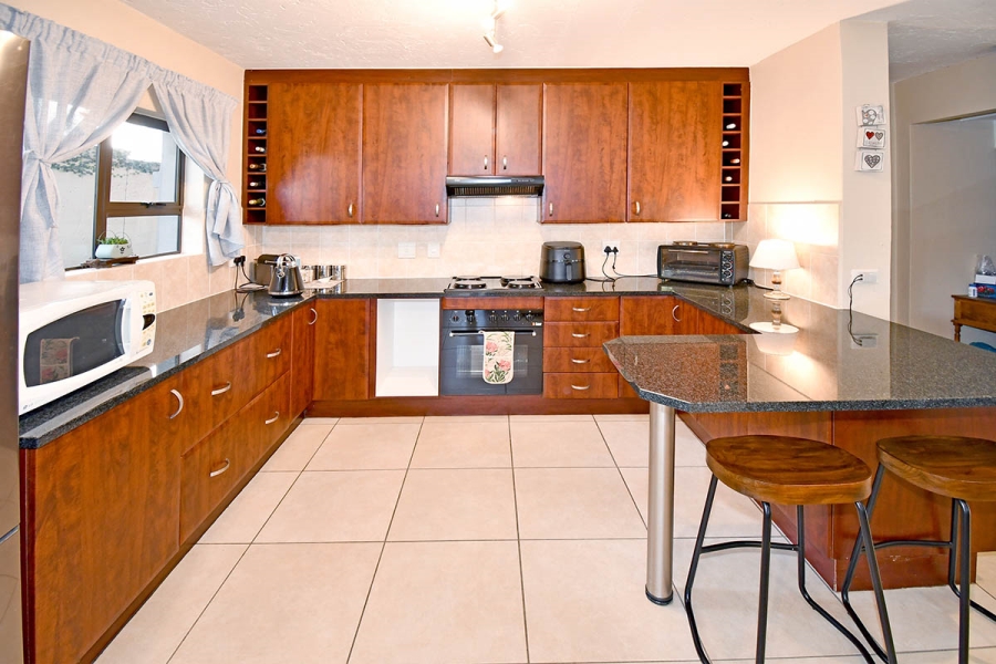 3 Bedroom Property for Sale in Broadacres Gauteng