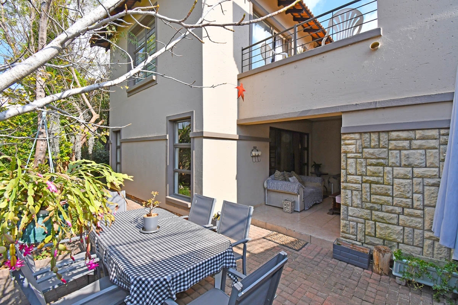 3 Bedroom Property for Sale in Broadacres Gauteng