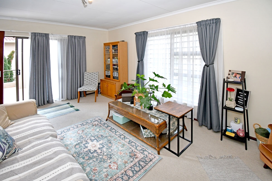 3 Bedroom Property for Sale in Broadacres Gauteng
