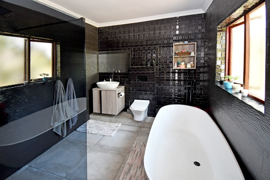 4 Bedroom Property for Sale in Broadacres Gauteng