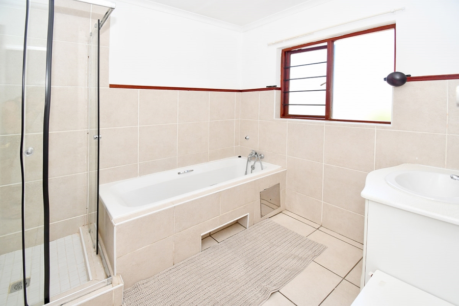 4 Bedroom Property for Sale in Broadacres Gauteng