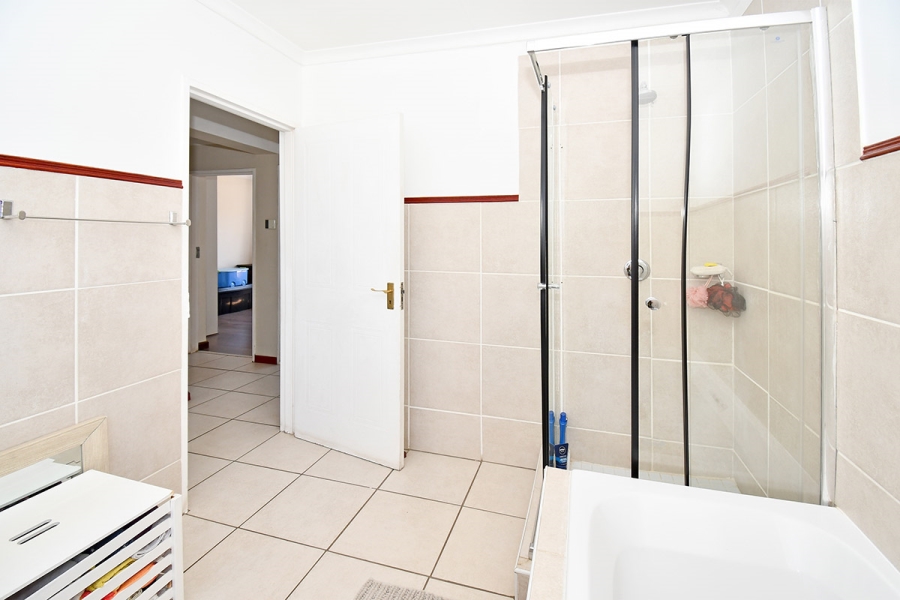 4 Bedroom Property for Sale in Broadacres Gauteng