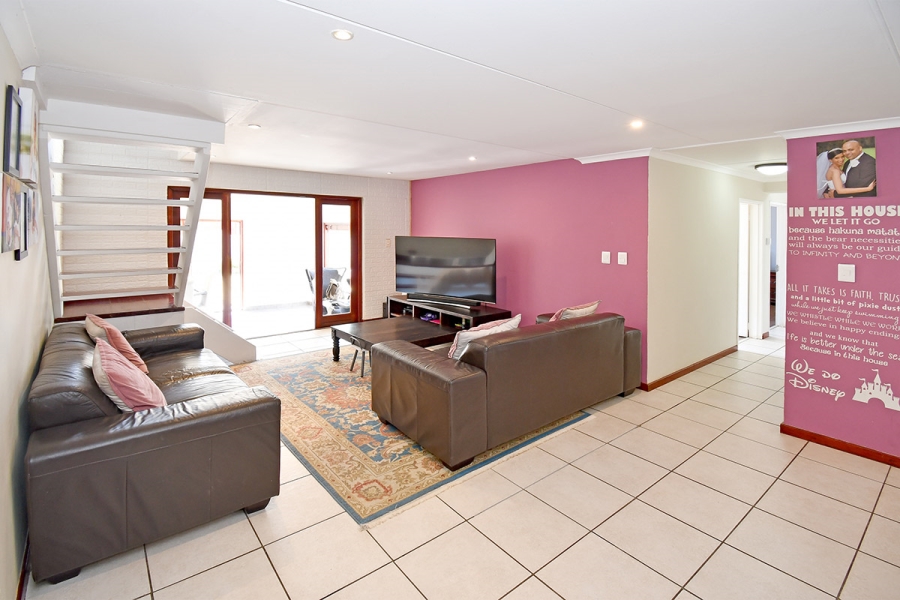 4 Bedroom Property for Sale in Broadacres Gauteng