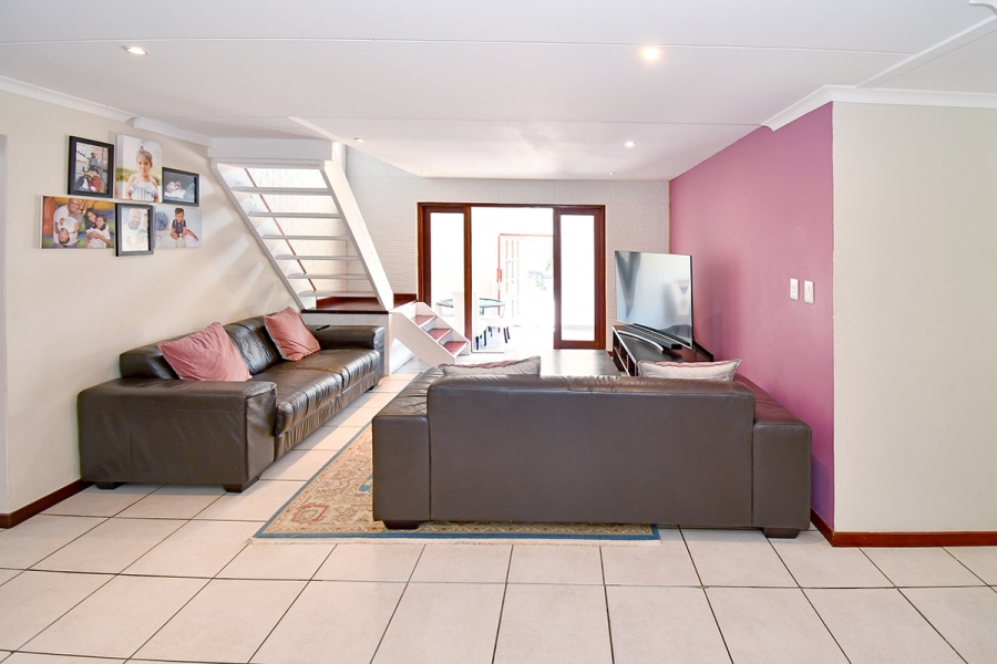 4 Bedroom Property for Sale in Broadacres Gauteng