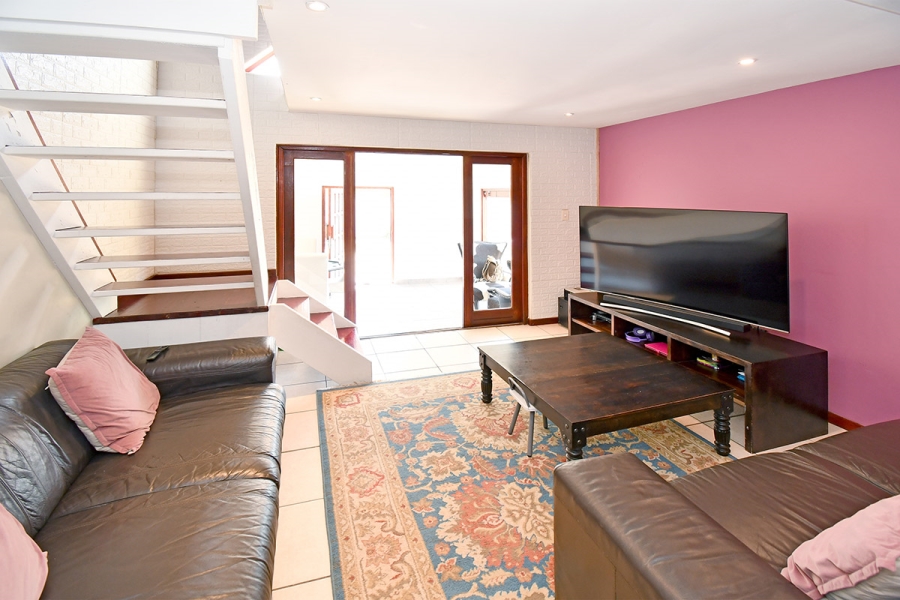4 Bedroom Property for Sale in Broadacres Gauteng