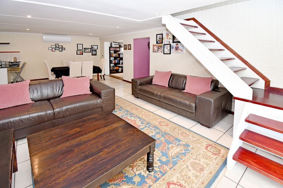 4 Bedroom Property for Sale in Broadacres Gauteng