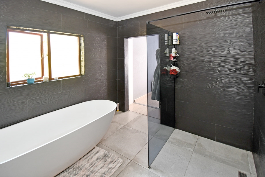 4 Bedroom Property for Sale in Broadacres Gauteng