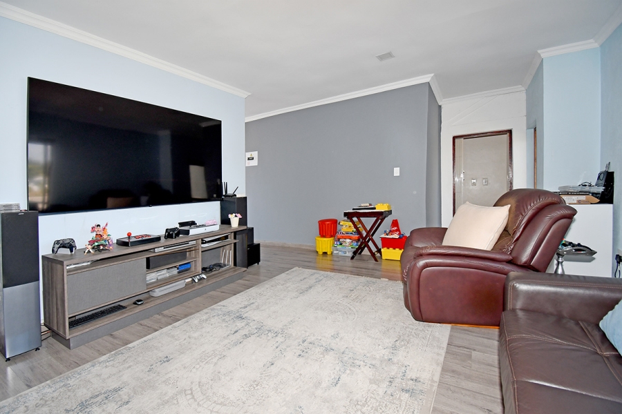 4 Bedroom Property for Sale in Broadacres Gauteng