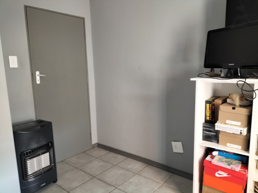3 Bedroom Property for Sale in Witpoortjie Gauteng